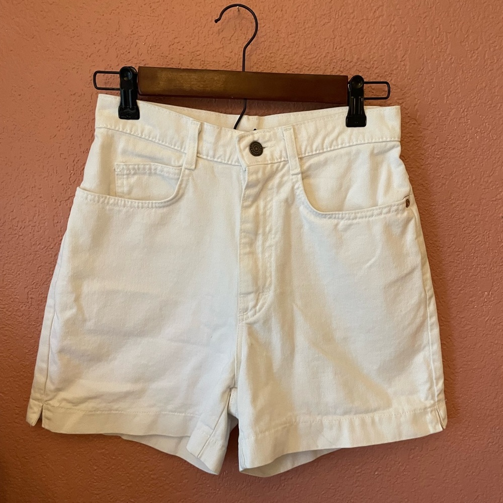 Vintage 90s Lee White Denim Mom Jean Shorts